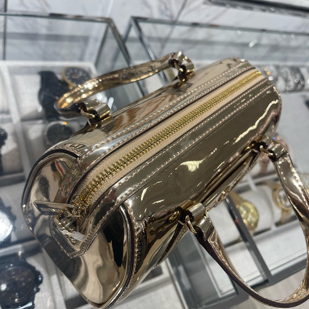 MICHAEL KORS Jet Set Small Metallic Convertible Crossbody Duffle Xbody
Pale Gold - Picture 8 of 16